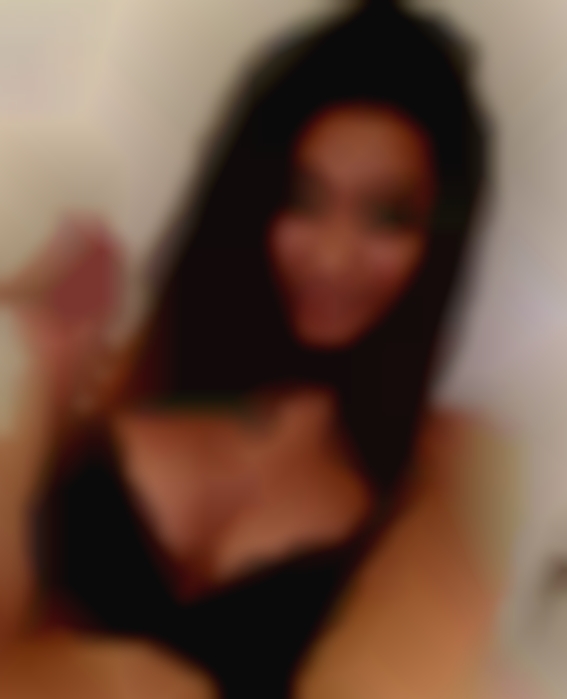 Cuming in about and on women onoovoo from Cumnock.